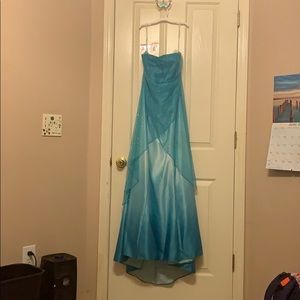 Beautiful blue strapless pageant/prom gown
